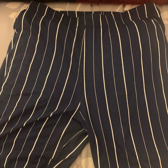 Forever 21‎ Navy and White pinstripe palazzo pants - Picture 2 of 3